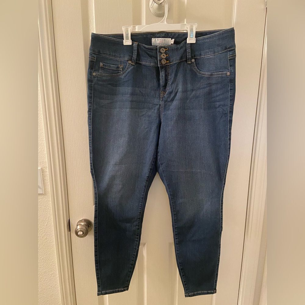 Torrid Jegging High Rise Jeans Super Stretch Medium Wash Women's Size 20R NWOT
